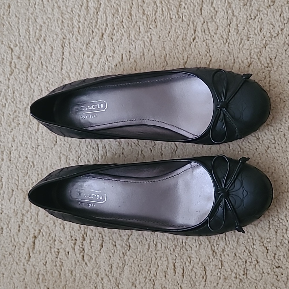 Coach Signature Logo Black Bow Pumps Size 9B